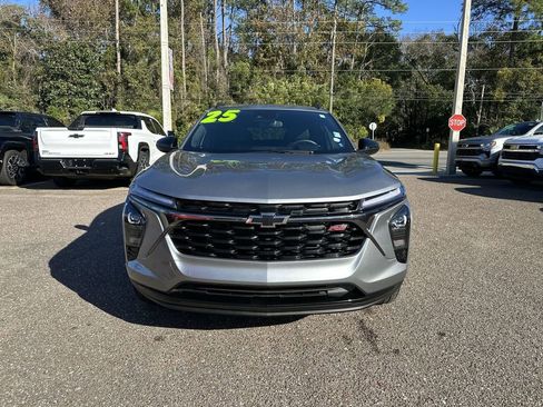 Certified 2025 Chevrolet Trax RS w/ Sunroof Package image 11