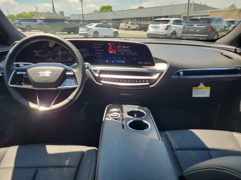 Certified 2024 Cadillac Lyriq Sport AWD/4WD image 8