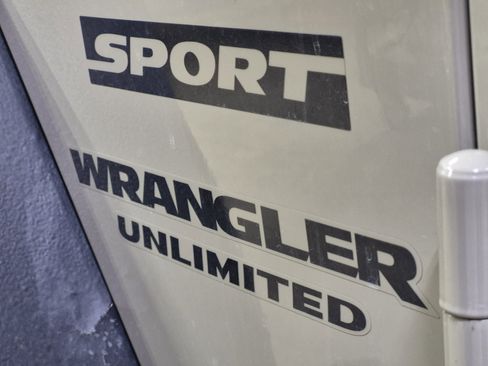 Used 2017 Jeep Wrangler Unlimited Sport AWD/4WD image 20
