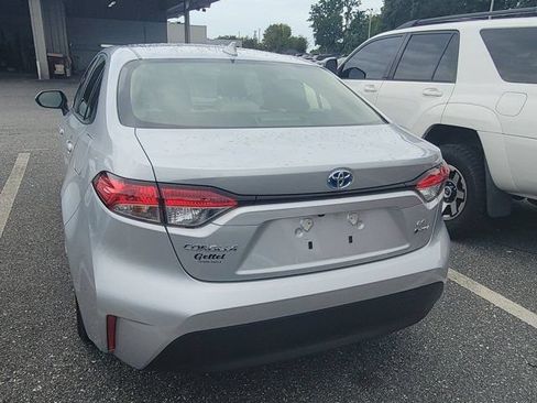 Used 2025 Toyota Corolla LE w/ Convenience Package FWD image 5