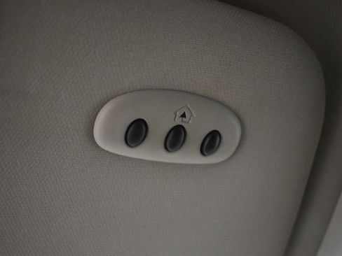 Used 2015 Chrysler Town & Country Touring w/ Driver Convenience Group image 52