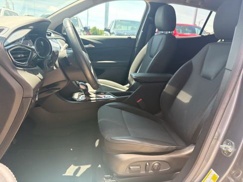 Used 2022 Buick Encore GX Select w/ Sport Touring Package FWD image 14