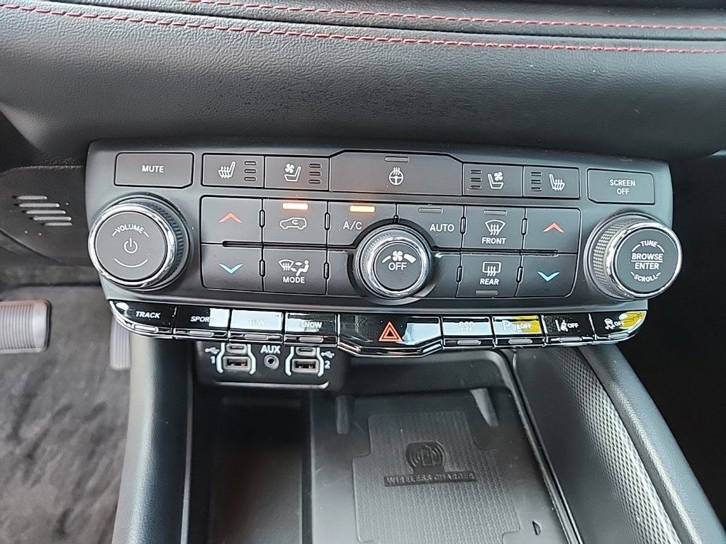 Used 2021 Dodge Durango R/T w/ Tow 'N Go Group AWD/4WD image 20