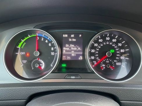 Used 2016 Volkswagen e-Golf SEL Premium image 17