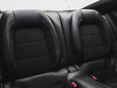 Used 2016 Ford Mustang Shelby GT350 w/ Technology Package image 31