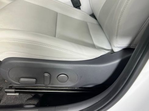 Used 2024 Hyundai Kona Limited image 24