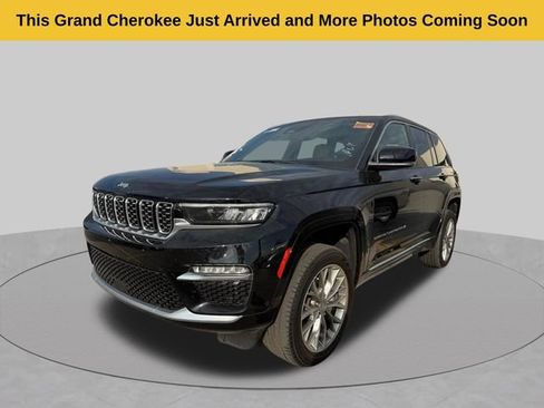 Used 2023 Jeep Grand Cherokee Summit AWD/4WD image 4