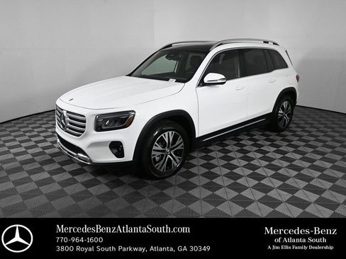 Used 2025 Mercedes-Benz GLB 250 image 1