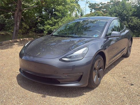 Used 2023 Tesla Model 3 Standard Range RWD image 11