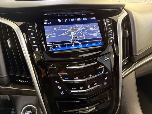 Used 2020 Cadillac Escalade ESV Platinum image 19