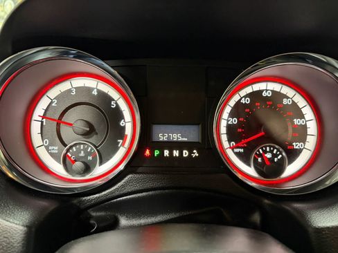 Used 2019 Dodge Grand Caravan SE FWD image 33