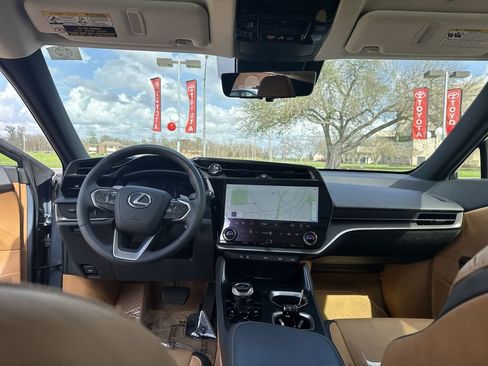 Used 2023 Lexus RZ 450e Premium w/ Technology Package image 30