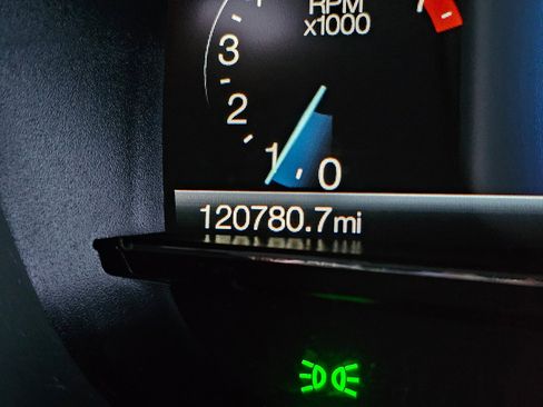 Used 2018 Ford Explorer XLT w/ Equipment Group 202A image 43