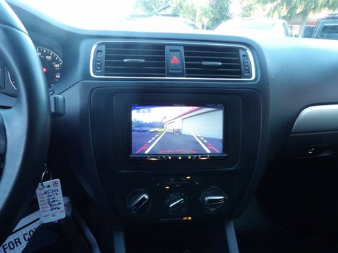 Used 2013 Volkswagen Jetta SE FWD image 7