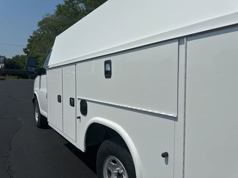 New 2025 Chevrolet Express 3500 w/ Power Convenience Package RWD image 24