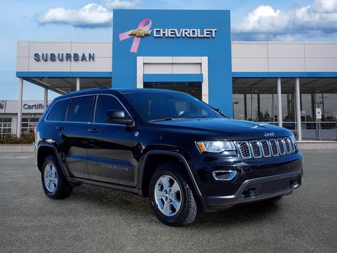Used 2017 Jeep Grand Cherokee Laredo w/ Quick Order Package 23E AWD/4WD image 3