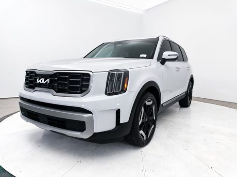 Used 2024 Kia Telluride S w/ S Sunroof Package FWD image 16
