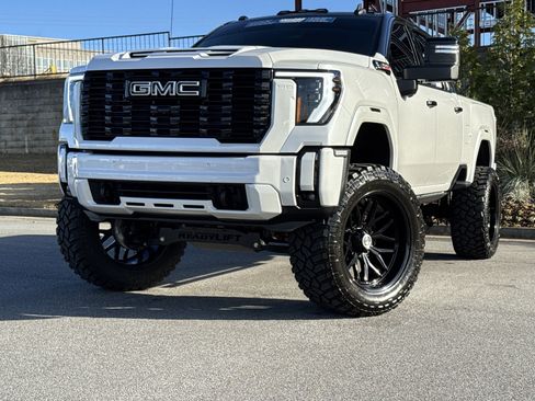 Used 2025 GMC Sierra 2500 Denali w/ Denali Reserve Package image 5