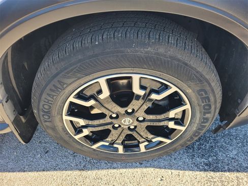 Used 2020 Nissan Pathfinder SL image 21