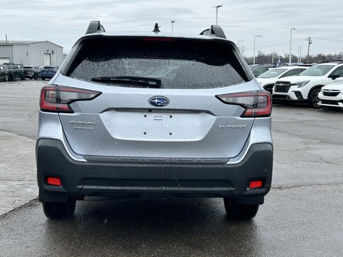 Used 2023 Subaru Outback Premium image 6