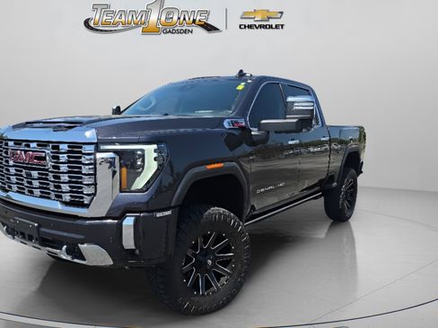 Used 2024 GMC Sierra 2500 Denali w/ Denali Reserve Package AWD/4WD image 4