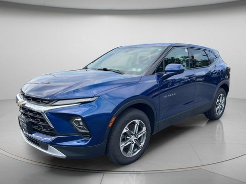 Used 2023 Chevrolet Blazer LT w/ Driver Confidence Package AWD/4WD image 3