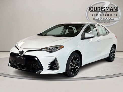 Used 2019 Toyota Corolla XSE image 2