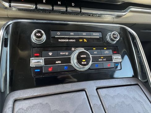Used 2024 Lincoln Navigator Reserve AWD/4WD image 19