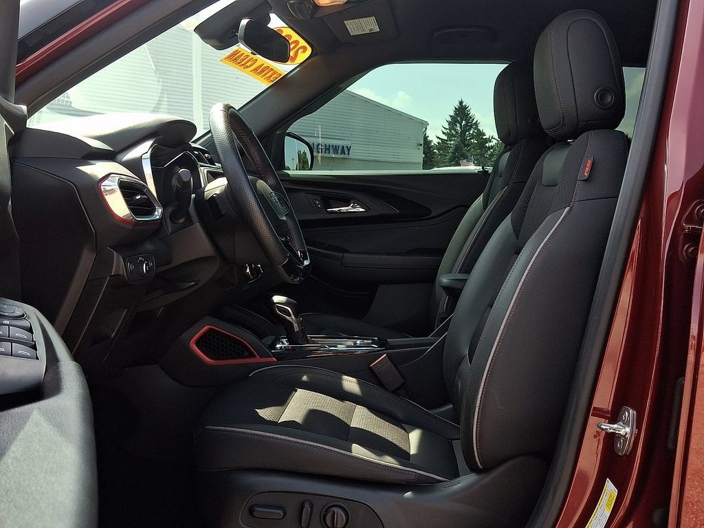 Used 2023 Chevrolet TrailBlazer RS AWD/4WD image 14