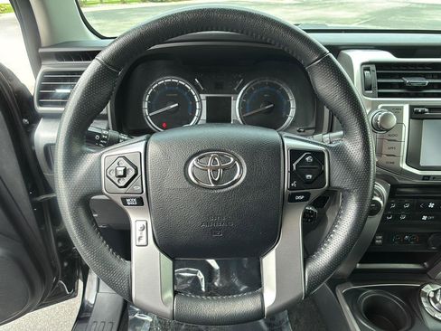 Used 2018 Toyota 4Runner Limited AWD/4WD image 28
