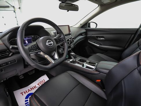 Used 2025 Nissan Sentra SR w/ SR Premium Package FWD image 10