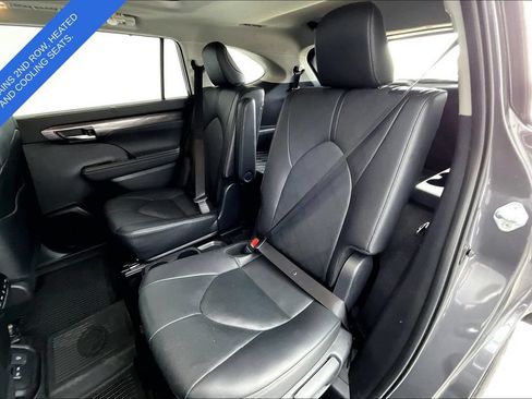 Used 2024 Toyota Highlander Platinum FWD image 33