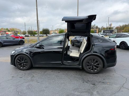 Used 2023 Tesla Model X image 7