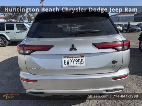 Used 2022 Mitsubishi Outlander SE image 6