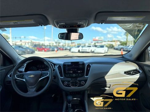 Used 2022 Chevrolet Malibu LT FWD image 17