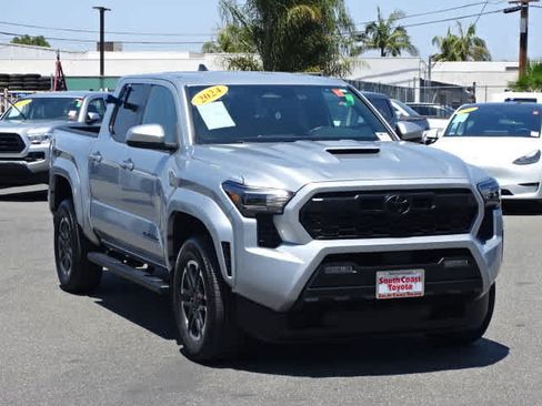 Used 2024 Toyota Tacoma TRD Sport RWD image 2