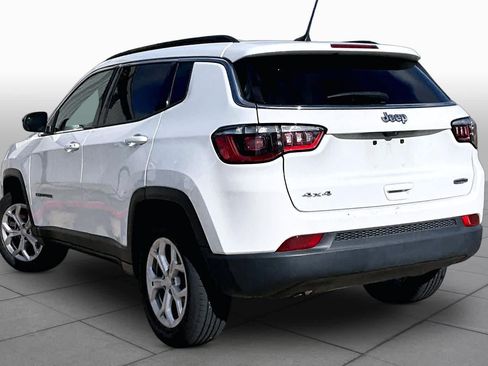Used 2024 Jeep Compass Latitude AWD/4WD image 12