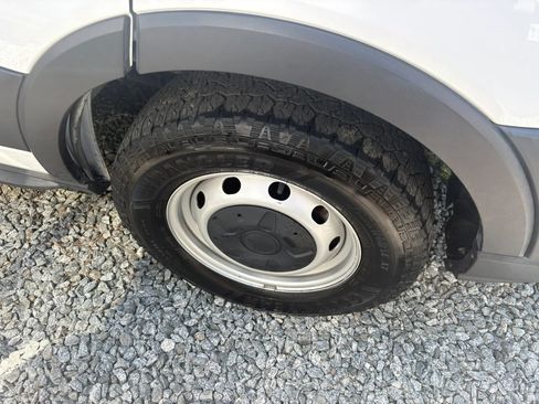 Used 2020 Ford Transit 350 XL RWD image 5