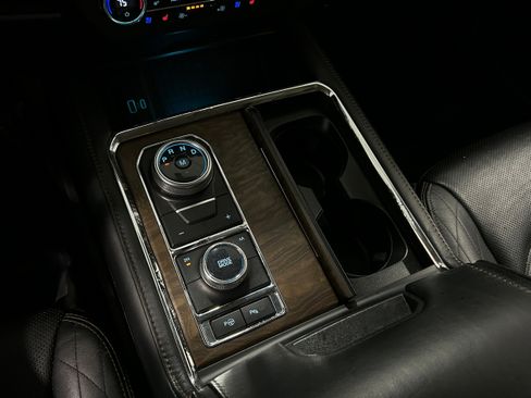 Used 2021 Ford Expedition Max Platinum image 11