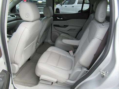 Used 2018 GMC Acadia SLT FWD image 31