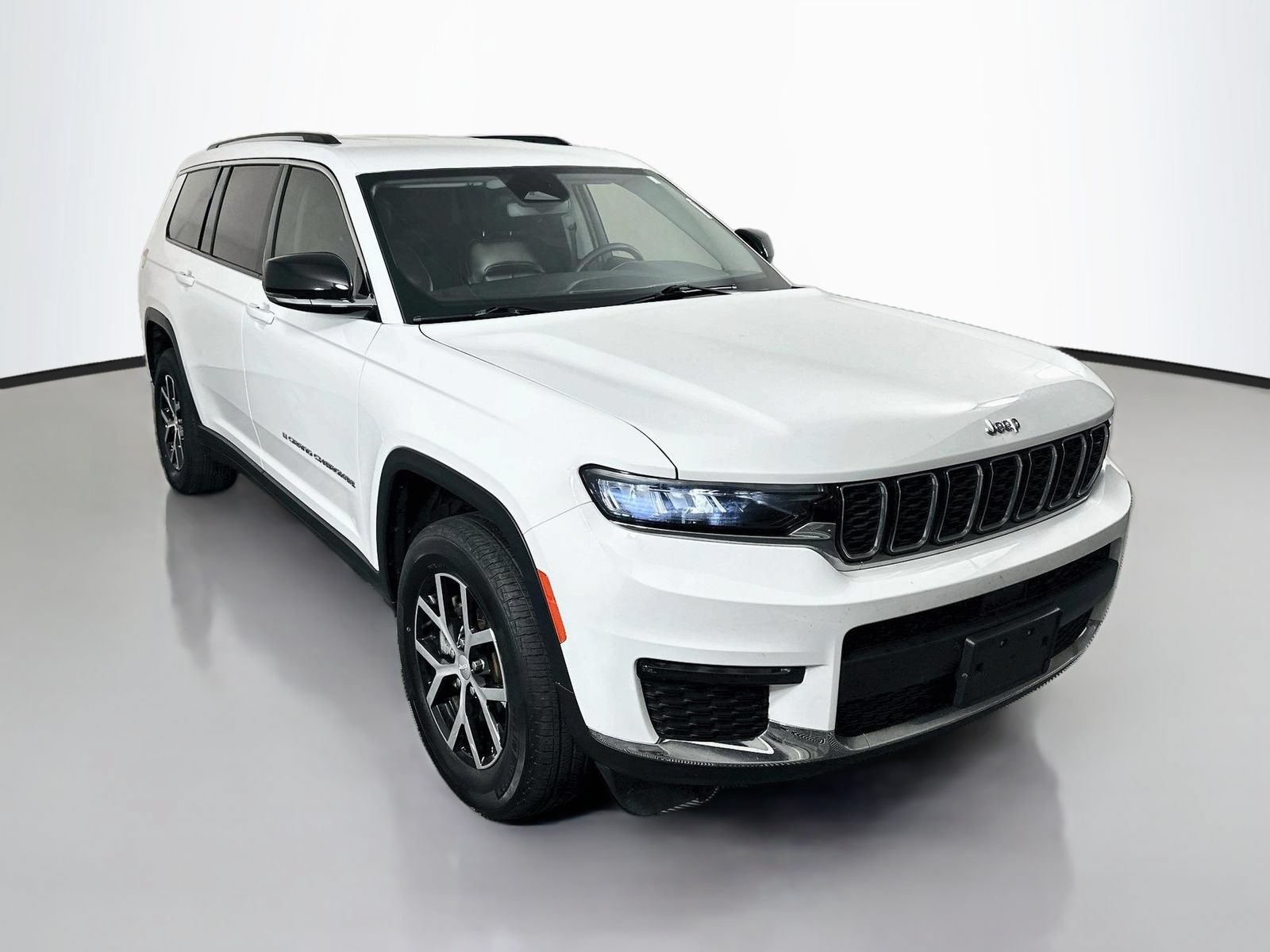 Used 2023 Jeep Grand Cherokee L Limited AWD/4WD image 1