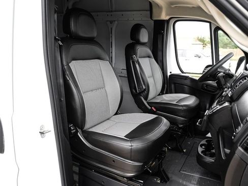 Used 2025 RAM ProMaster 2500 w/ Convenience Group FWD image 34