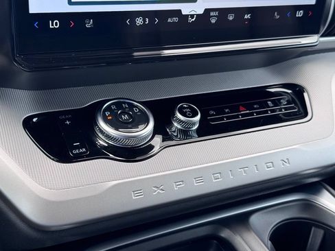 Used 2025 Ford Expedition Active AWD/4WD image 15