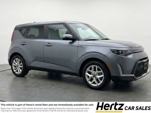 Used 2025 Kia Soul LX w/ LX Technology Package FWD image 1
