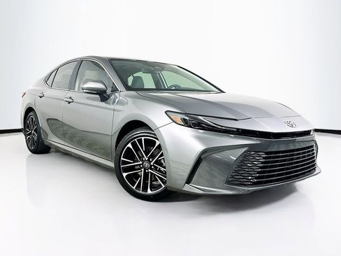 Used 2026 Toyota Camry XLE FWD image 1