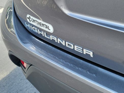 Certified 2025 Toyota Highlander XLE AWD/4WD image 9