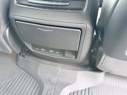 Used 2024 Cadillac Escalade Sport Platinum w/ LPO, ONYX Package image 17