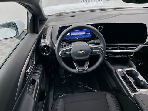 New 2026 Chevrolet Equinox EV LT image 23