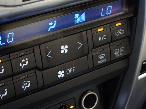 Used 2019 Toyota 4Runner Limited RWD image 70