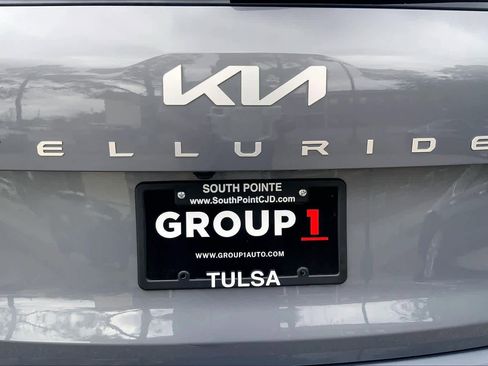 Used 2025 Kia Telluride S image 10